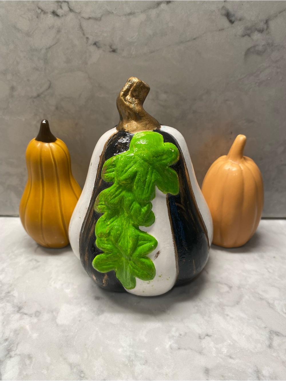 Decorative Ceramic Pumpkin Figurine Set with Green Leaf Accent